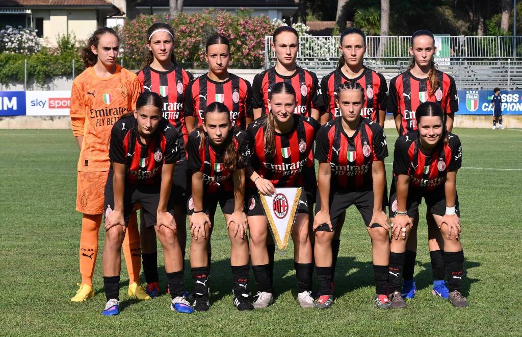 Non è l’Italia né la Francia: la giovane promessa del calcio arriva da Como e sta riscrivendo la storia